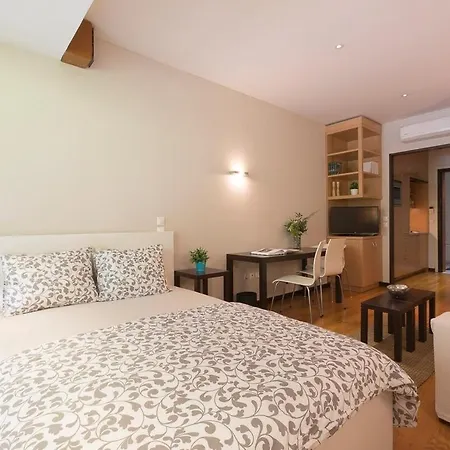 Ippokrateio Stylish City Loft Free Parking * Салоники